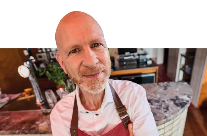 Un travailleur horeca en flexi-job